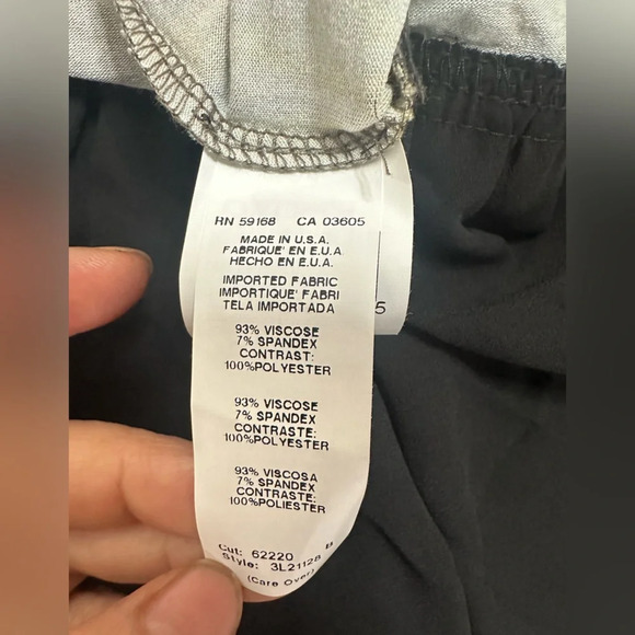 Karen Kane multicolored blouse with a unique bottom design, size XL. - Picture 6 of 9